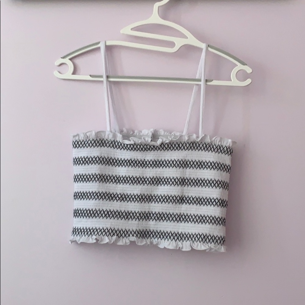 NWOT Cropped crochet black and white top